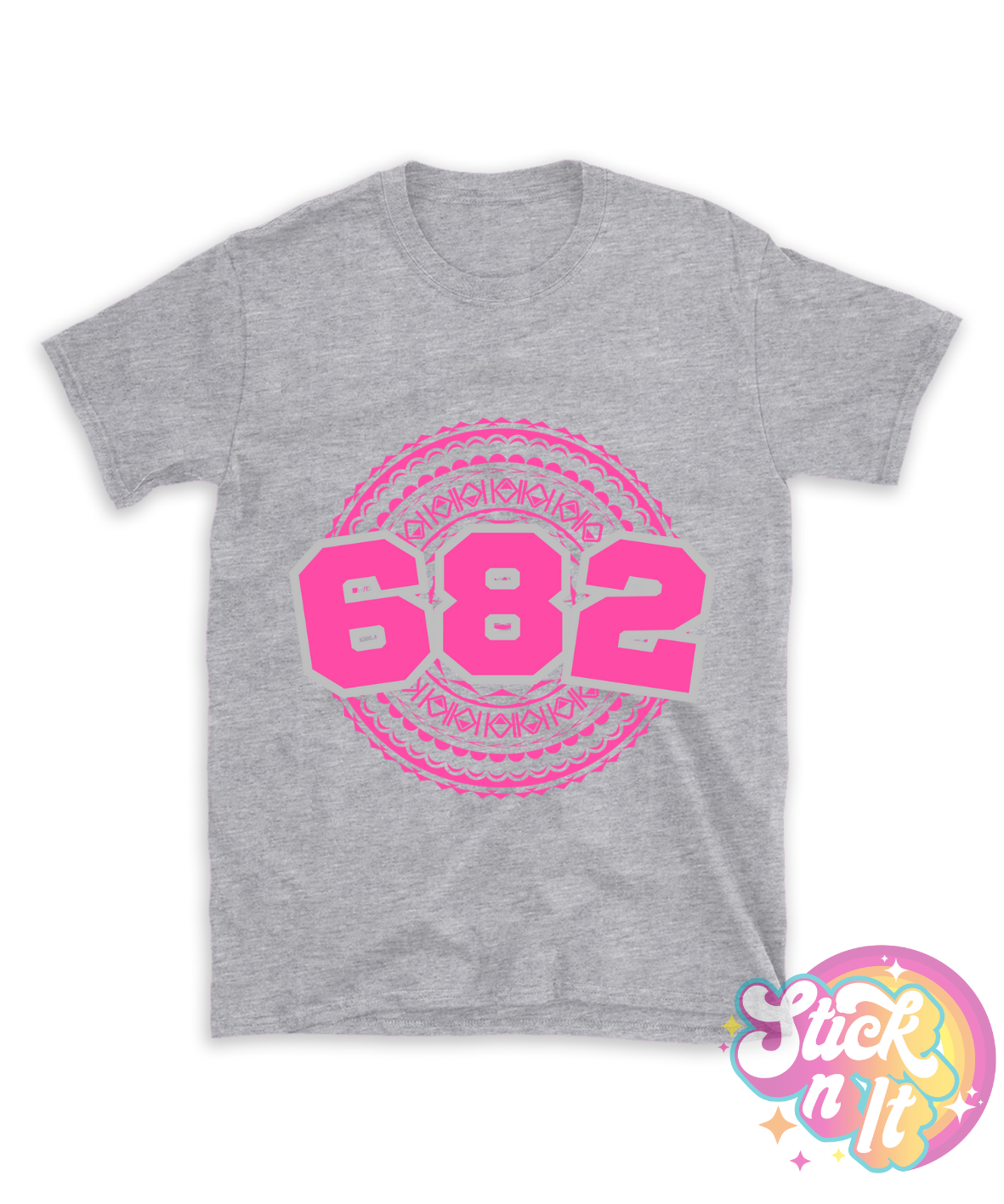 Unisex grey shirt featuring a Polynesian Cook Islands design with area code 682 in pink