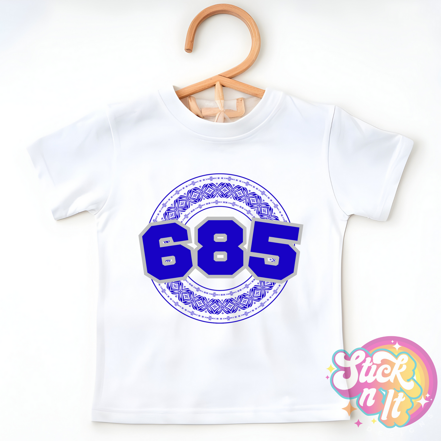 Kids size white shirt featuring a Polynesian Samoa design with area code 685 in blue.
