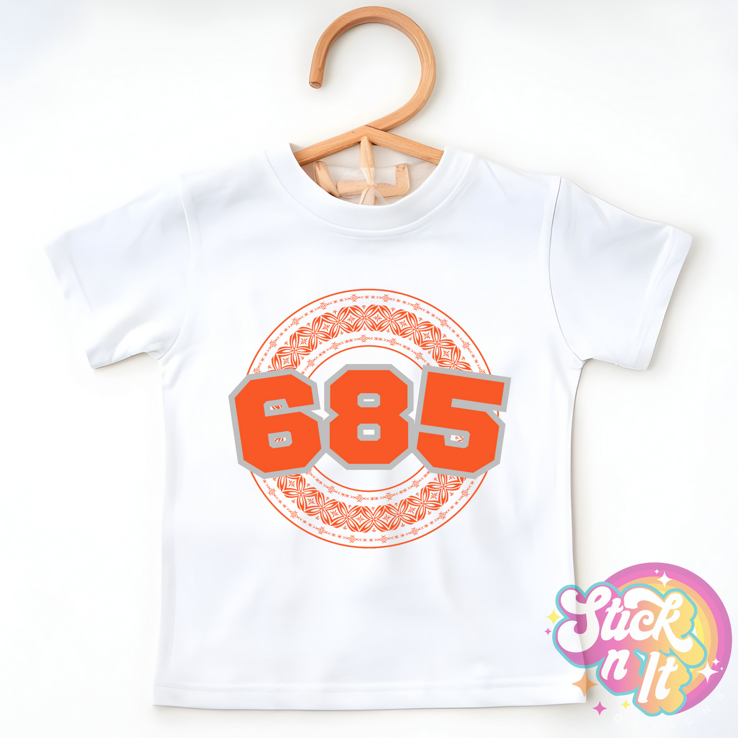 Kids size white shirt featuring a Polynesian Samoa design with area code 685 in orange.