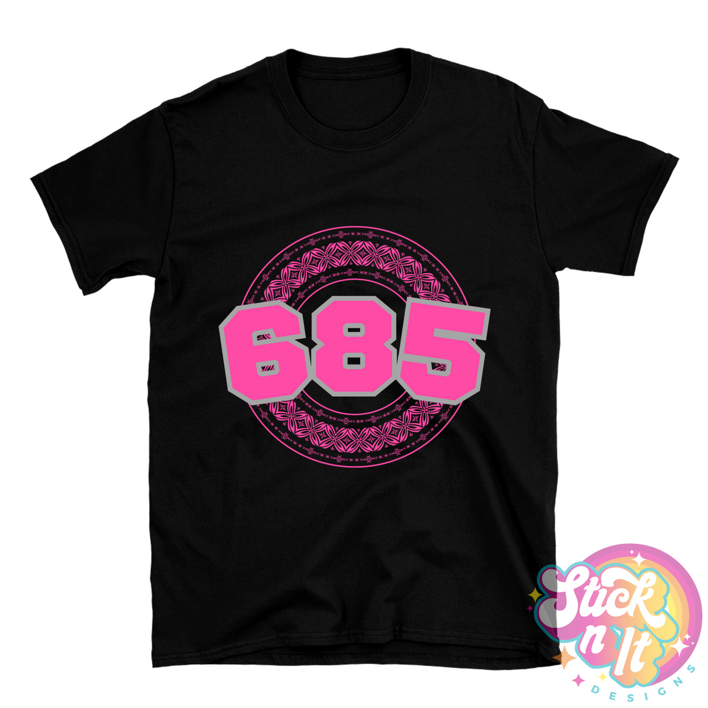 Black shirt featuring a Polynesian Samoa design with area code 685 in pink.