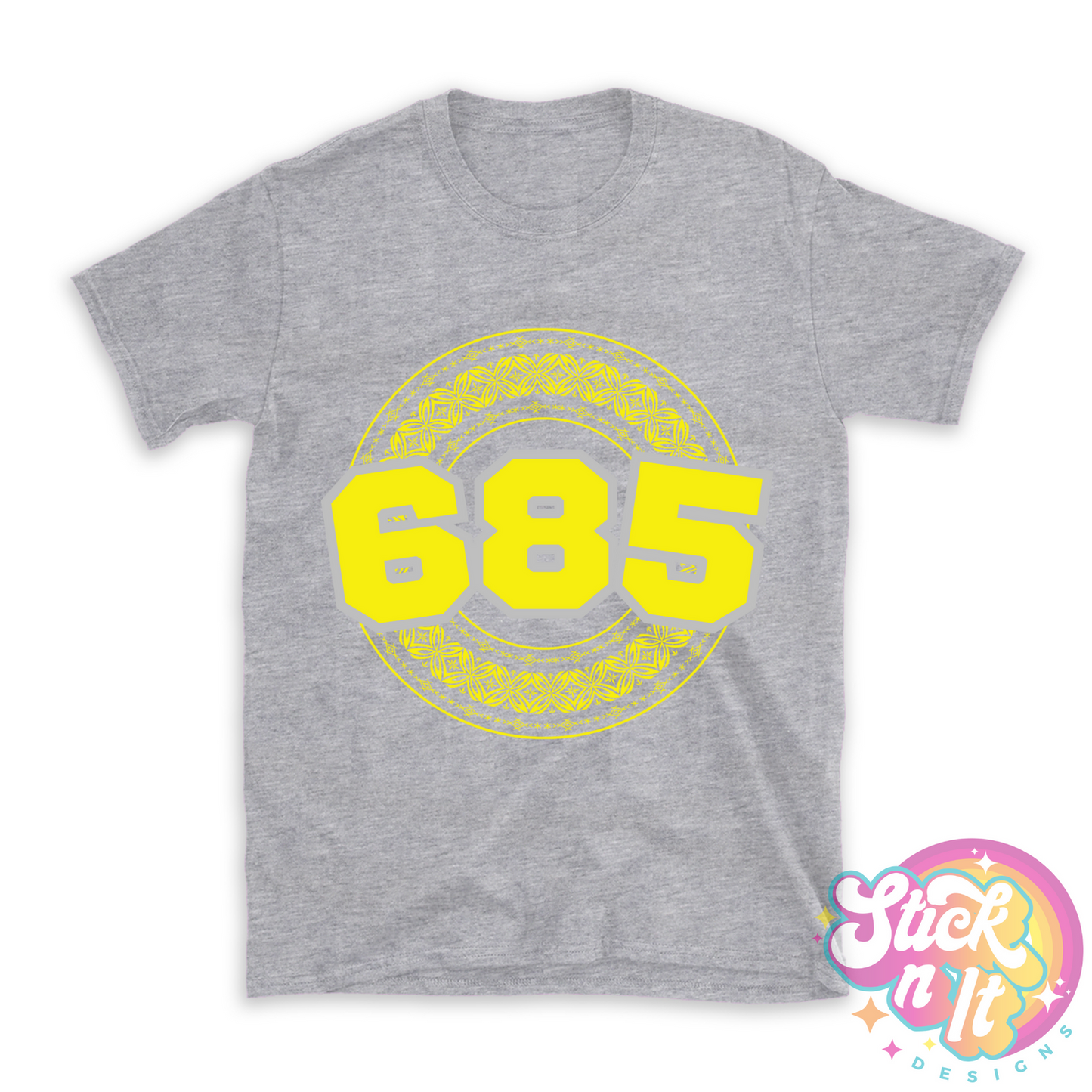 Grey shirt featuring a Polynesian Samoa design with area code 685 in yellow.