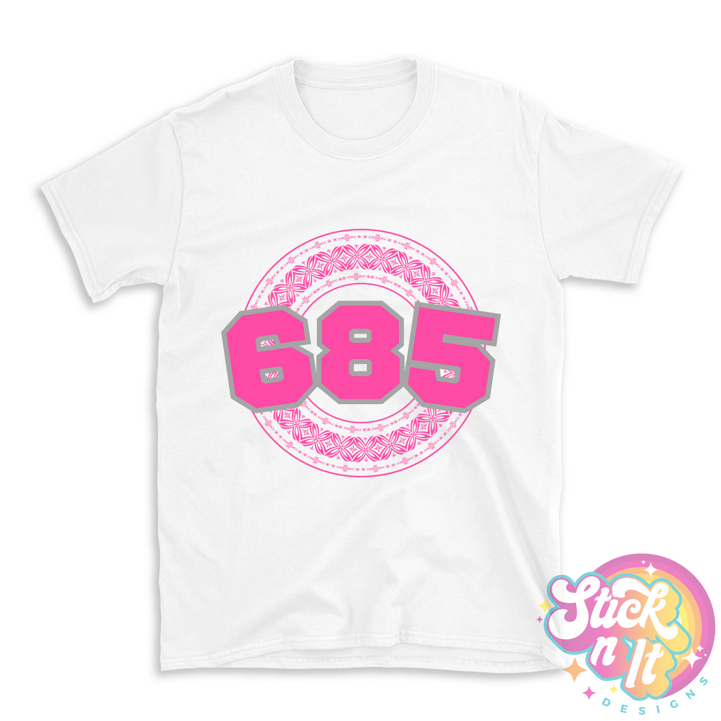 White shirt featuring a Polynesian Samoa design with area code 685 in pink.
